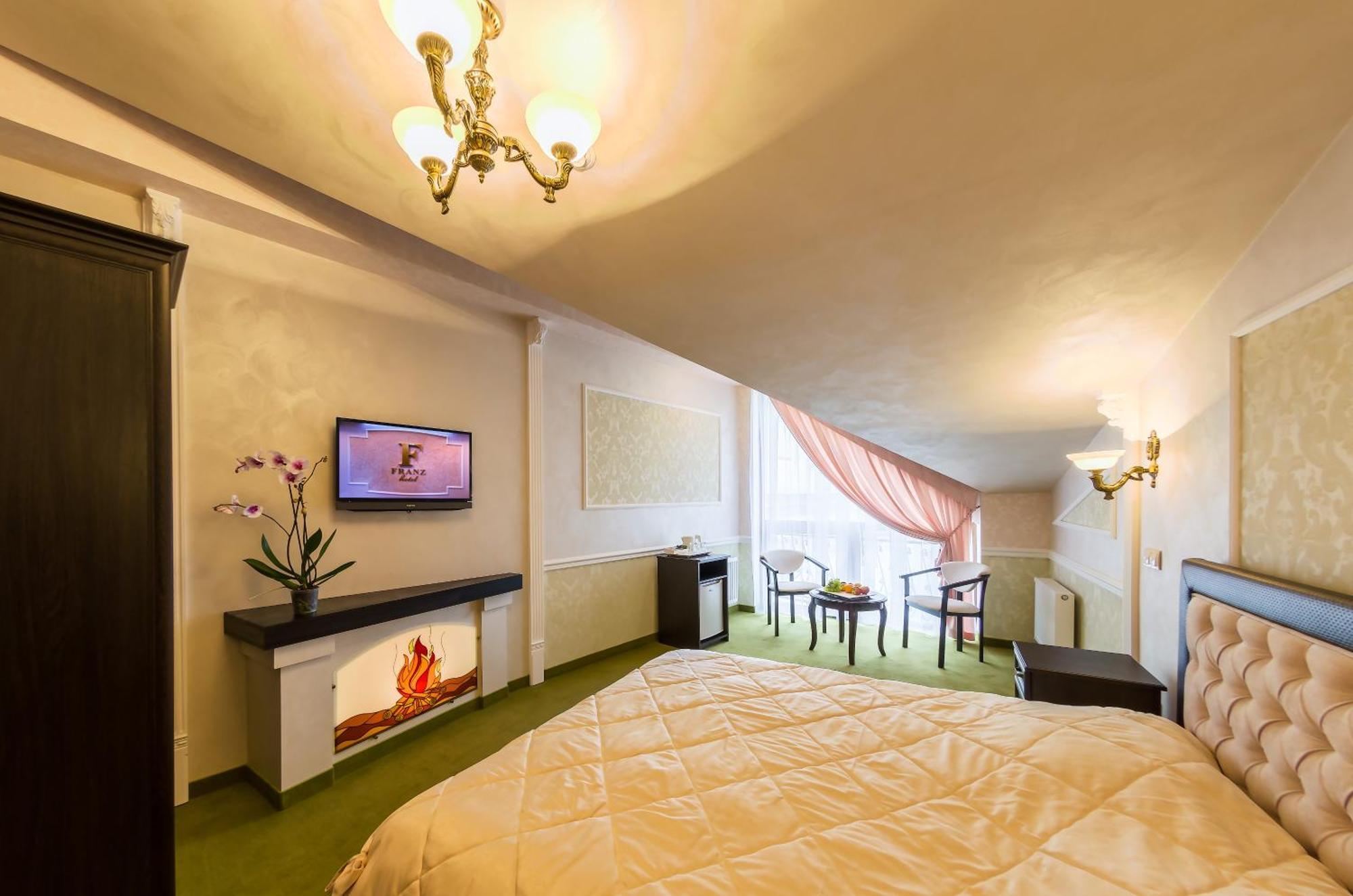 Franz Hotel&Restaurant Ivano-Frankivsk Extérieur photo