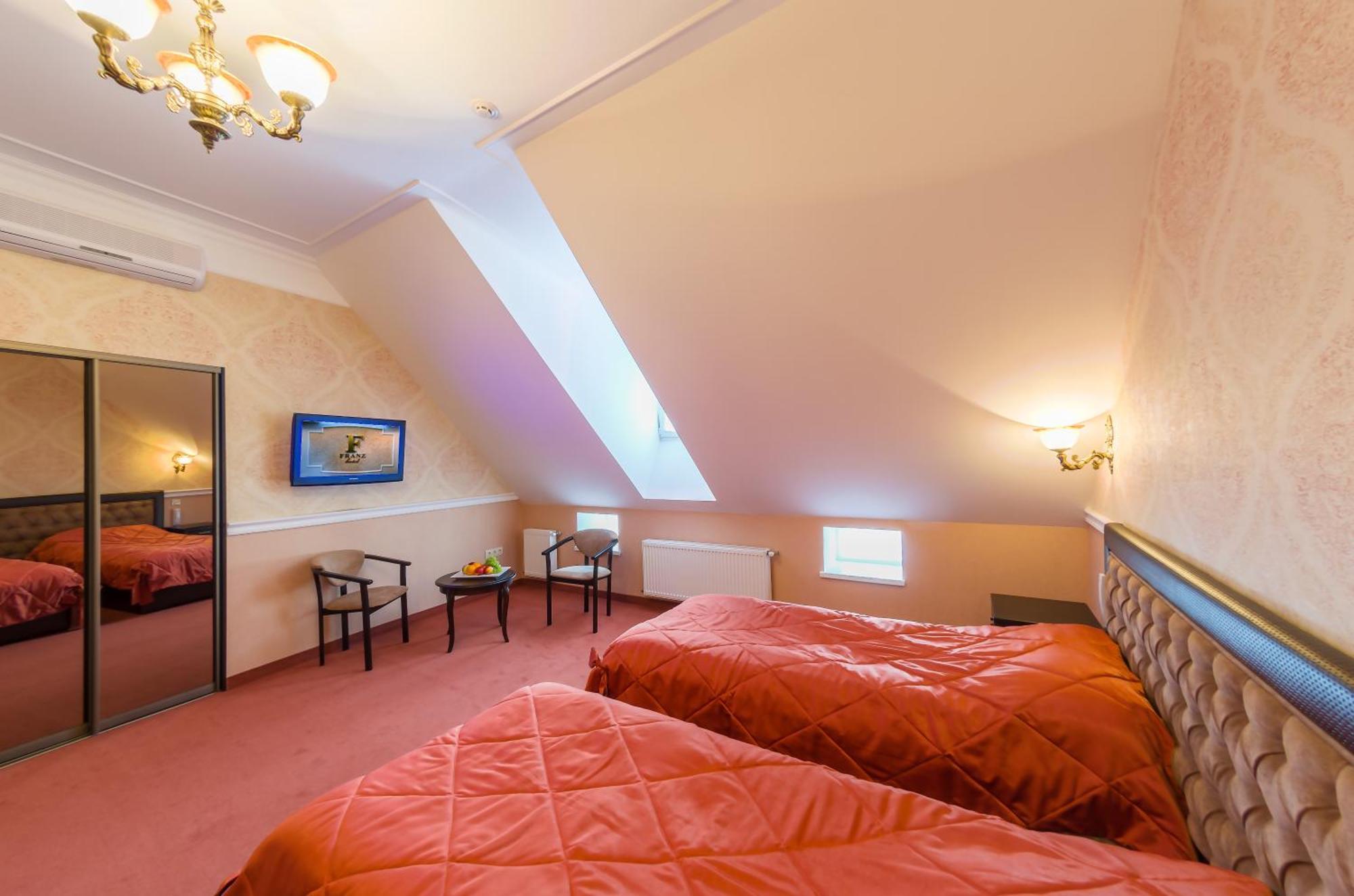Franz Hotel&Restaurant Ivano-Frankivsk Extérieur photo