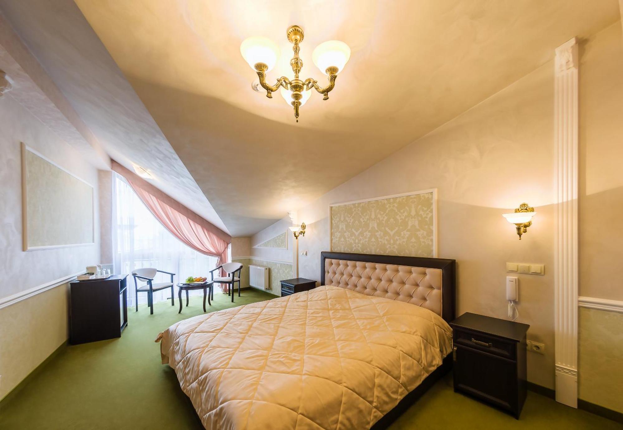 Franz Hotel&Restaurant Ivano-Frankivsk Extérieur photo