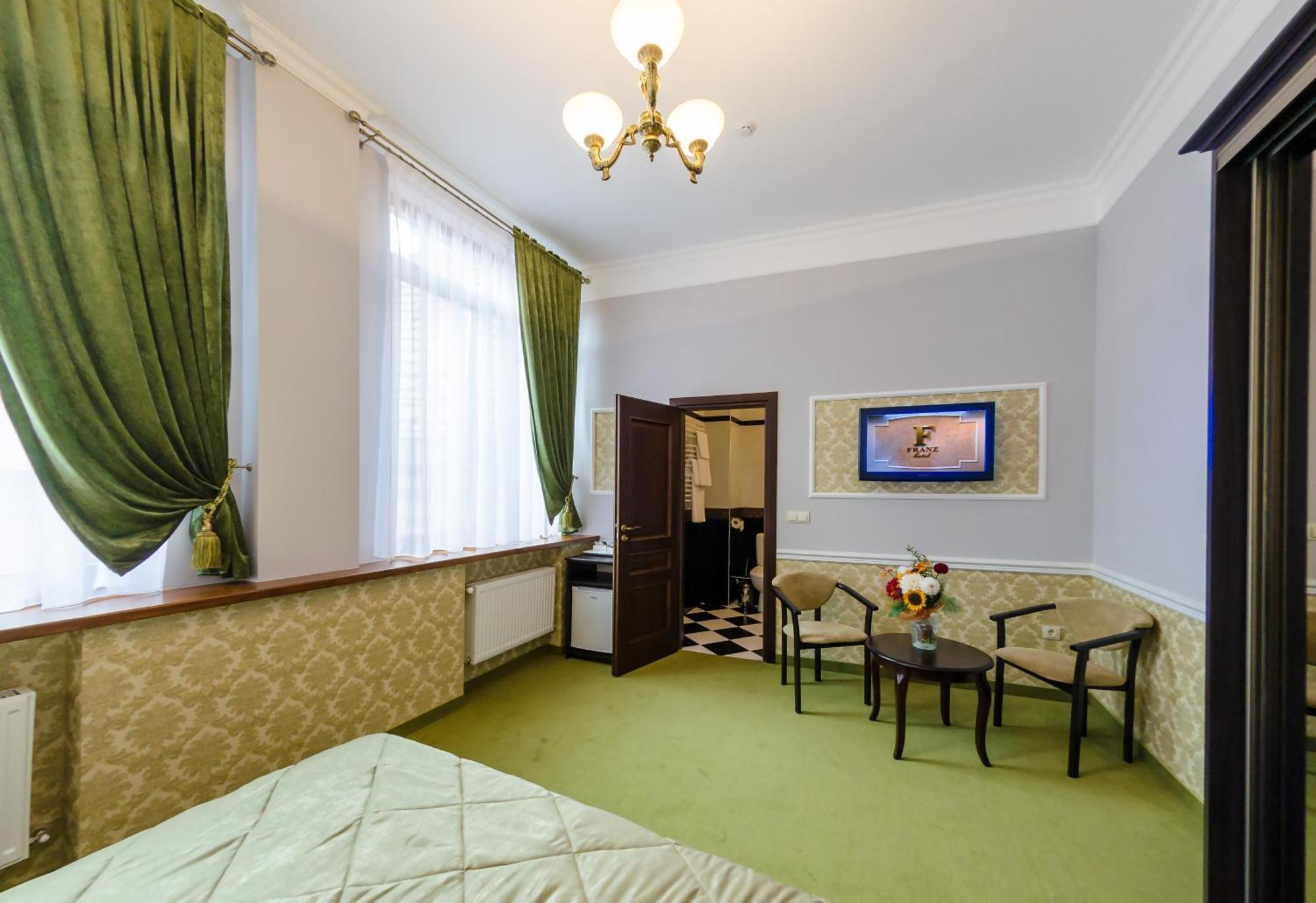 Franz Hotel&Restaurant Ivano-Frankivsk Extérieur photo