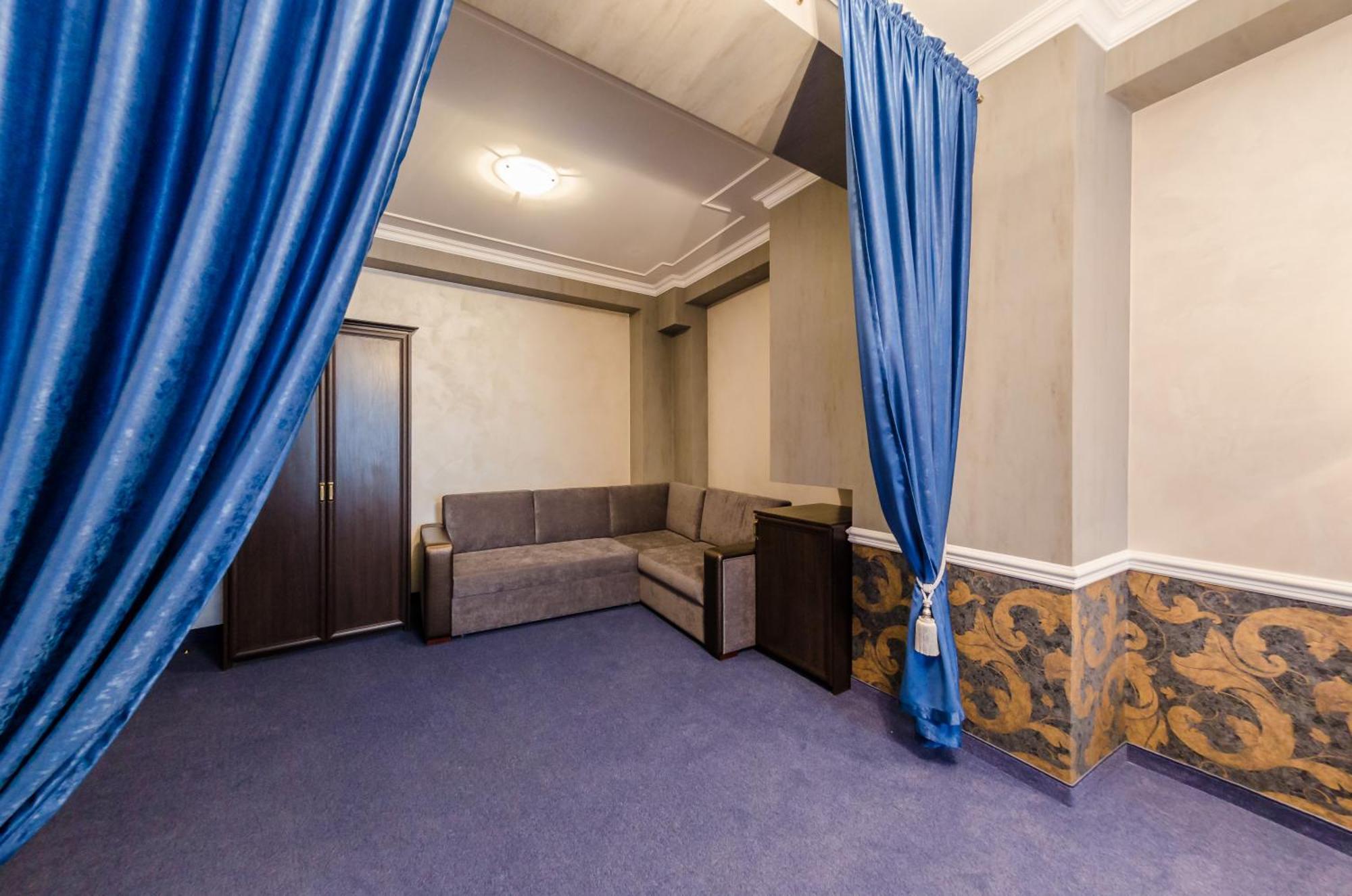 Franz Hotel&Restaurant Ivano-Frankivsk Extérieur photo