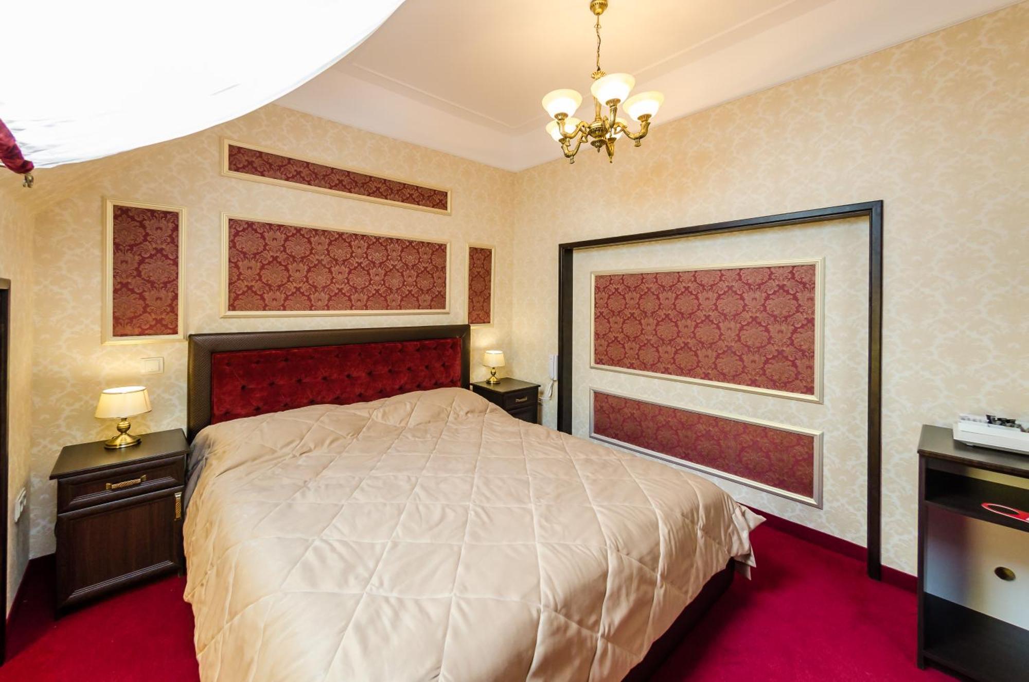 Franz Hotel&Restaurant Ivano-Frankivsk Extérieur photo