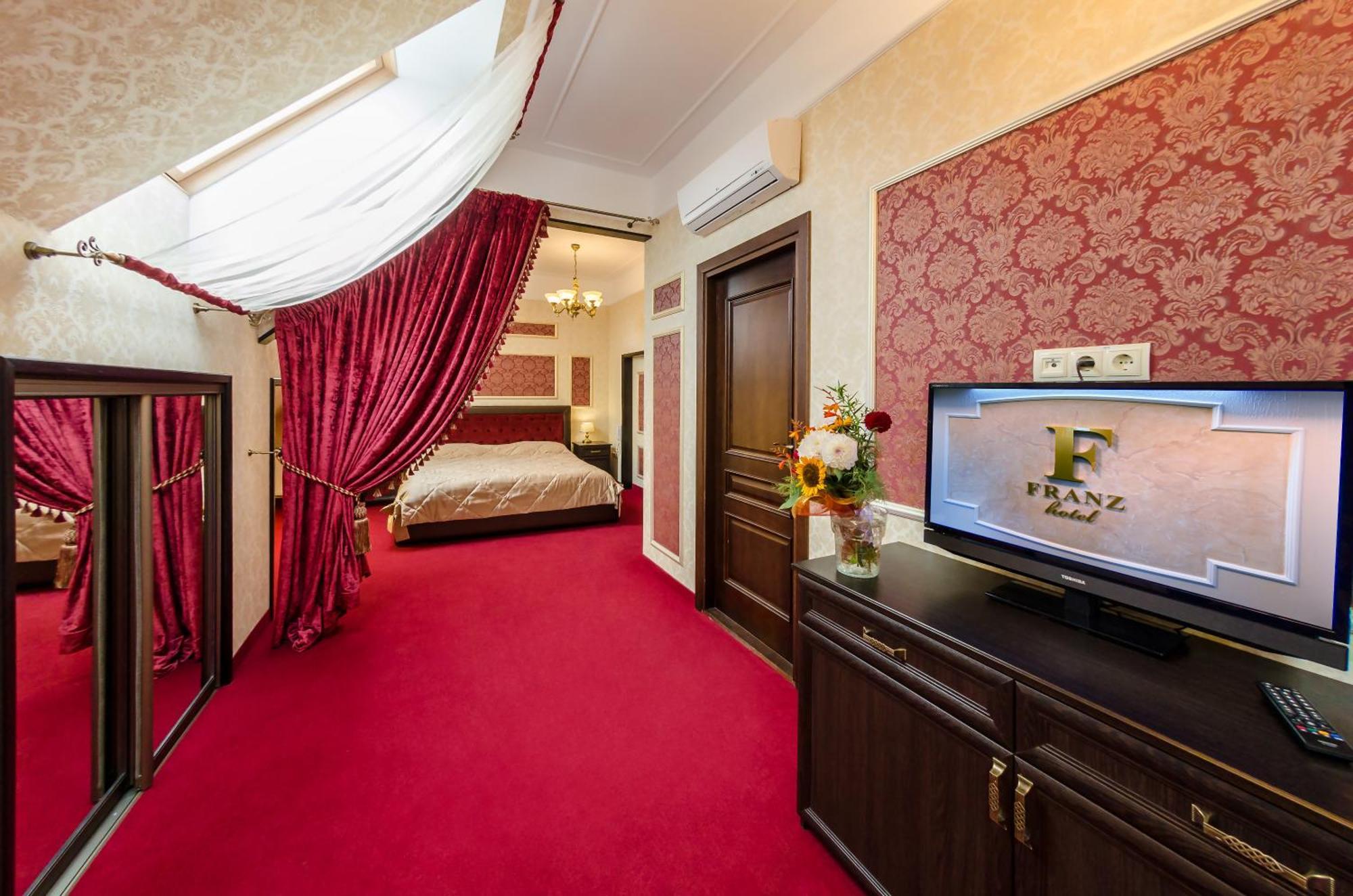 Franz Hotel&Restaurant Ivano-Frankivsk Extérieur photo